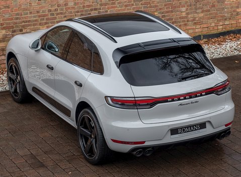 Porsche Macan Turbo 9
