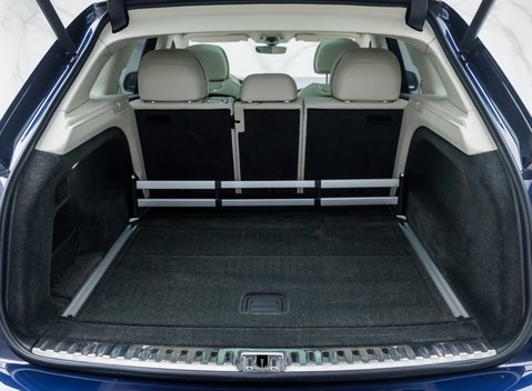 Bentley Bentayga V8 First Edition LHD 51