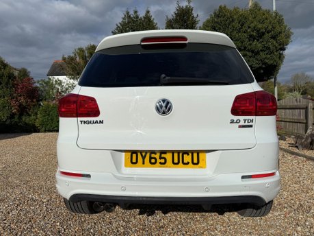 Volkswagen Tiguan 2.0 TDI BlueMotion Tech R-Line 4WD Euro 6 (s/s) 5dr 9