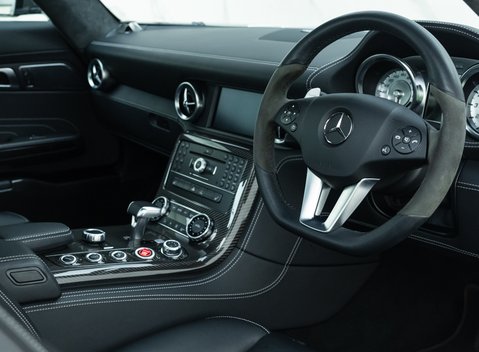 Mercedes-Benz SLS AMG 12