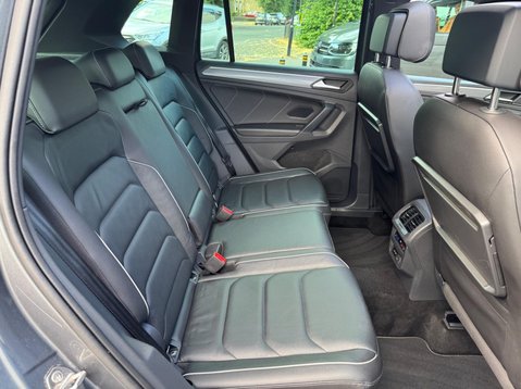 Volkswagen Tiguan R-LINE TECH TSI 4MOTION DSG 30