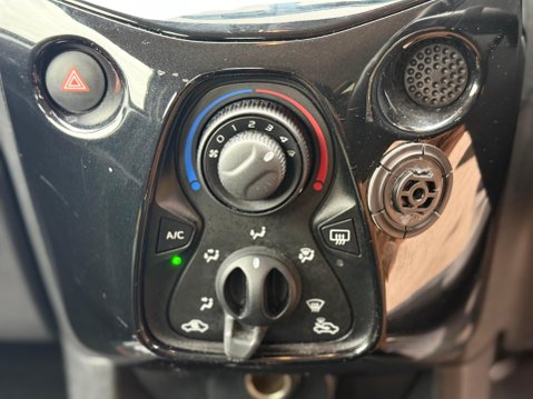 Toyota Aygo 1.0 VVT-i x-pression Euro 5 5dr Euro 5 19