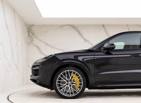 Porsche Cayenne Turbo S E-Hybrid Coupe 25