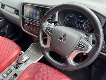 Mitsubishi Outlander 2.4h TwinMotor 13.8kWh 5h CVT 4WD Euro 6 (s/s) 5dr