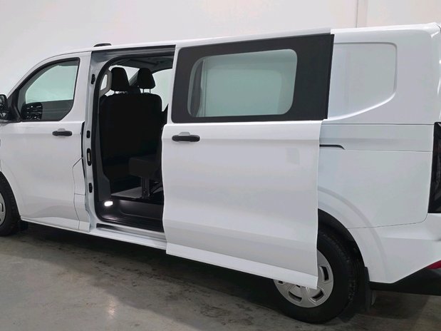 Ford Transit Custom 320 L2 DIESEL FWD 2.0 Eco Blue 136ps H1 Double Cab Van Trend  11