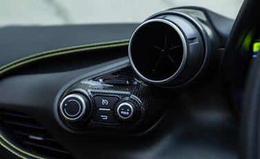 Ferrari F8 SPIDER 23