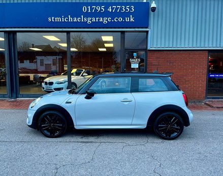 Mini Hatch 1.5 Cooper Sport Auto 3dr 11