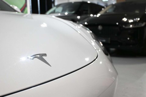 Tesla Model 3 PERFORMANCE AWD 11