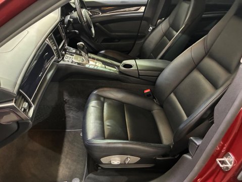 Porsche Panamera 3.0D V6 TiptronicS Euro 5 (s/s) 5dr 44