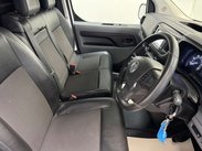 Vauxhall Vivaro 1.5 Vivaro 2900 Sportive S/S 36