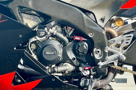 Aprilia RSV RSV 4 Factory 32