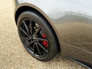 Aston Martin DB11 4.0L V8 Coupe 35