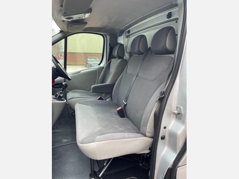 Vauxhall Vivaro 2.0 2700 CDTi FWD L1 4dr 31