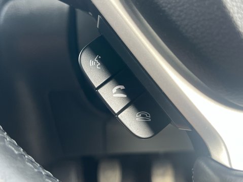 Suzuki Vitara SZ-T BOOSTERJET MHEV 31