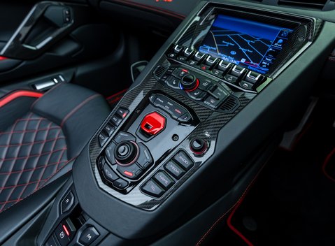 Lamborghini Aventador S LP 740-4 ROADSTER 27