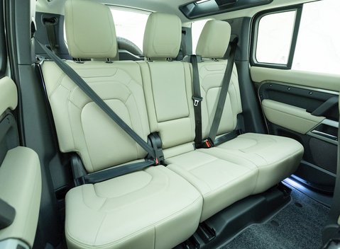 Land Rover Defender 110 XS Edition P400 13