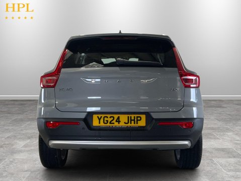 Volvo XC40 2.0 B3 MHEV Core SUV 5dr Petrol Hybrid DCT Auto Euro 6 (s/s) (163 ps) 6