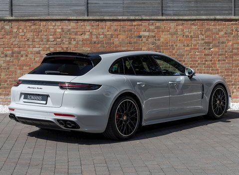 Porsche Panamera Turbo Sport Turismo 7