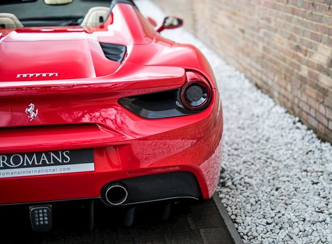 Ferrari 488 Spider 25