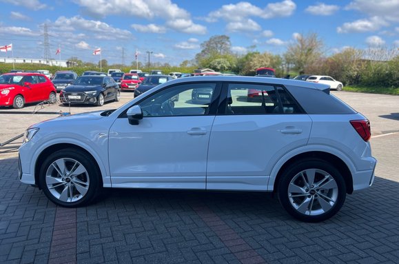 Audi Q2 1.5 TFSI S LINE AUTOMATIC 10