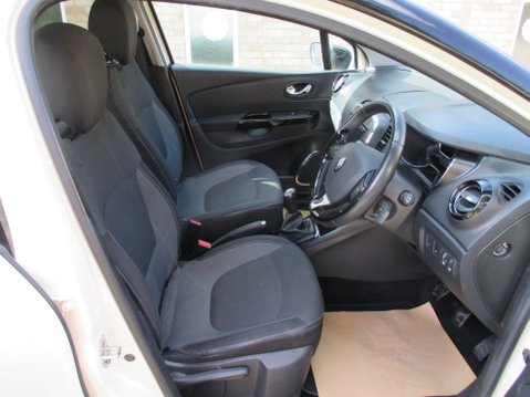 Renault Captur 0.9 TCe ENERGY Dynamique S MediaNav Euro 5 (s/s) 5dr 25