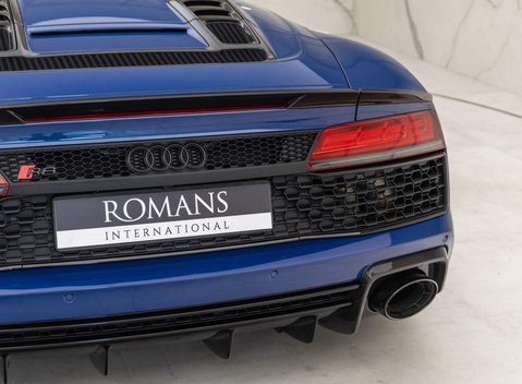 Audi R8 V10 Performance Carbon Black Spyder 21