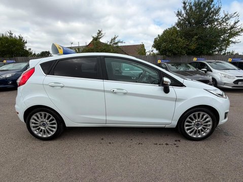 Ford Fiesta 1.0T EcoBoost Titanium Euro 5 (s/s) 5dr 6