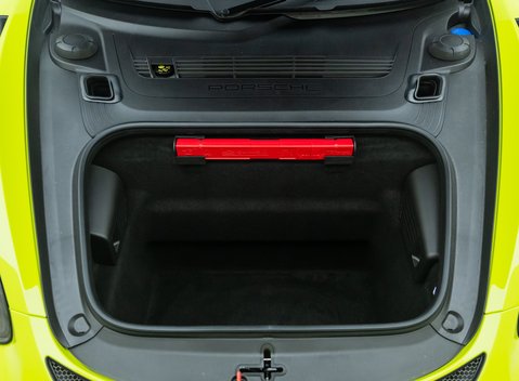 Porsche Cayman GT4 RS (718) 51