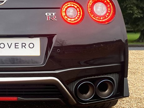 Nissan GT-R RECARO 25