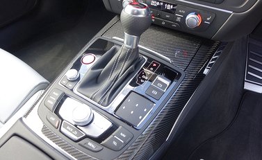 Audi RS6 Avant Performance 21