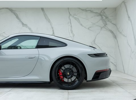 Porsche 911 Carrera GTS (992) 29