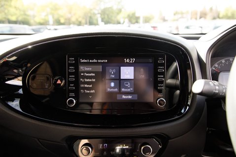 Toyota Aygo X VVT-I EDGE 17