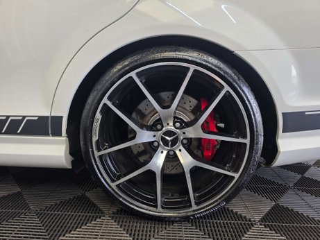 Mercedes-Benz C Class 6.3 C63 V8 AMG Edition 507 Saloon 4dr Petrol SpdS MCT Euro 5 (507 ps) 26