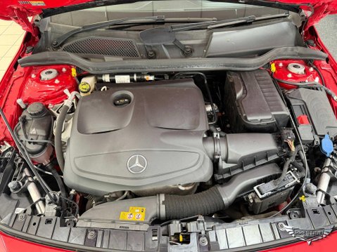 Mercedes-Benz GLA 1.6 GLA180 Urban Edition 7G-DCT Euro 6 (s/s) 5dr 95