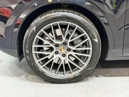 Porsche Cayenne 2.9T V6 S SUV 5dr Petrol TiptronicS 4WD Euro 6 (s/s) (440 ps) 35