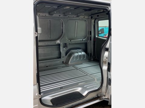 Vauxhall Vivaro 2.0 2700 CDTi Panel Van 4dr Diesel Manual FWD L1 (195 g/km, 89 bhp) 31