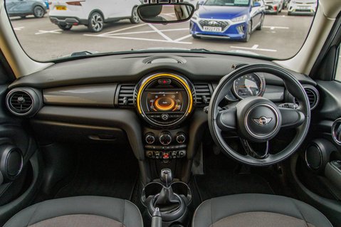 Mini Hatch COOPER 3