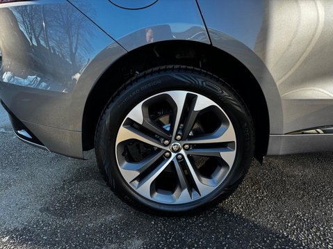 Jaguar F-Pace R-DYNAMIC HSE BLACK 39