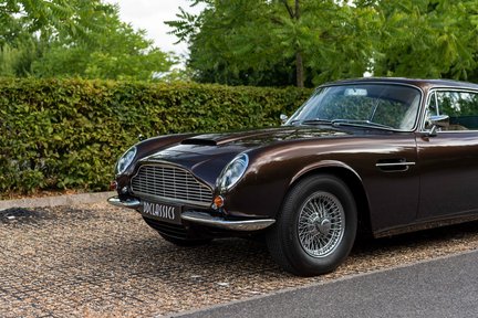 Aston Martin DB6 MKII 8