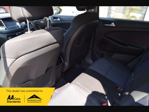 Hyundai TUCSON 1.7 Tucson SE Nav Blue Drive 2WD CRDi Semi-Auto 5dr 34