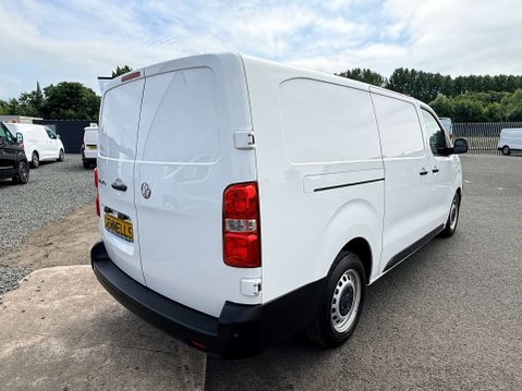 Vauxhall Vivaro 1.5 Vivaro F2900 Dynamic S/S 10