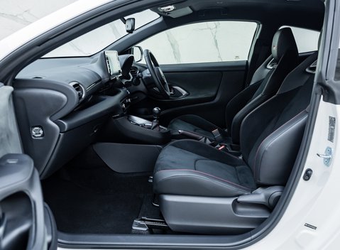 Toyota Yaris GR-Y CIRCUIT 21