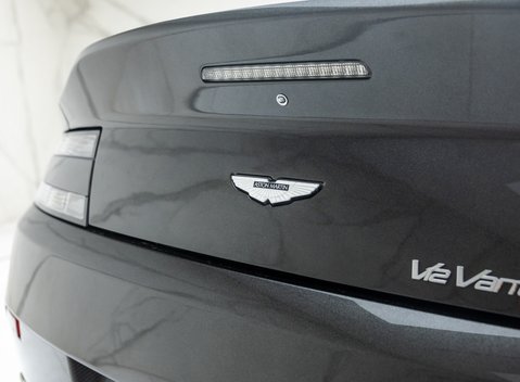Aston Martin V12 Vantage ROADSTER 48
