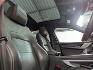 Jaguar F-Pace 2.0 F-PACE R-Dynamic HSE D MHEV AWD Auto 4WD 5dr 31