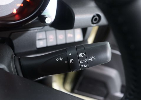 Suzuki Jimny SZ5 4X4 37