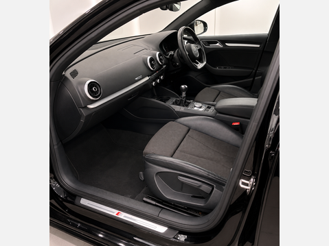 Audi A3 TDI S LINE BLACK EDITION 6