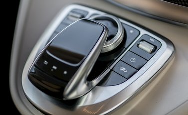 Mercedes-Benz V Class D AMG Line (Extra Long) 22