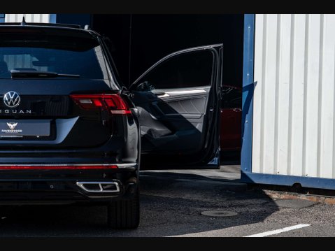 Volkswagen Tiguan 1.5 Tiguan R-Line TSi Semi-Auto 5dr 8