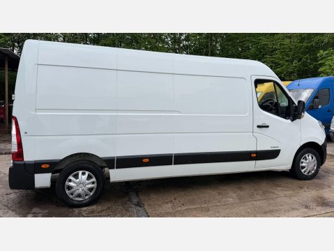 Renault Master 2.3 dCi 35 Panel Van 5dr Diesel Manual FWD LWB Medium Roof Euro 4 (100 ps) 24