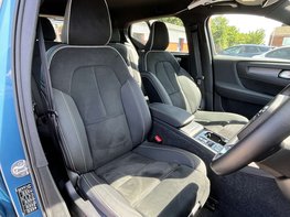 Volvo XC40 2.0 XC40 + B4 MHEV Auto 5dr 55